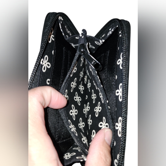 💜Vera Bradley Black Wristlet with Crown Design - Picture 5 of 8